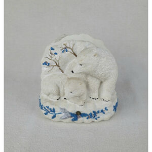 Winter Frost by PFALTZGRAFF Resin Polar Bear Napkin Holder